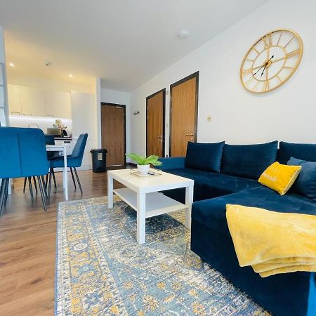 Park Street Apartment Luton By Hostaguest Exterior foto