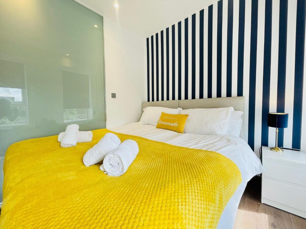 Park Street Apartment Luton By Hostaguest Exterior foto