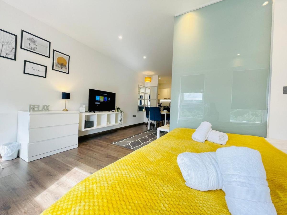 Park Street Apartment Luton By Hostaguest Exterior foto
