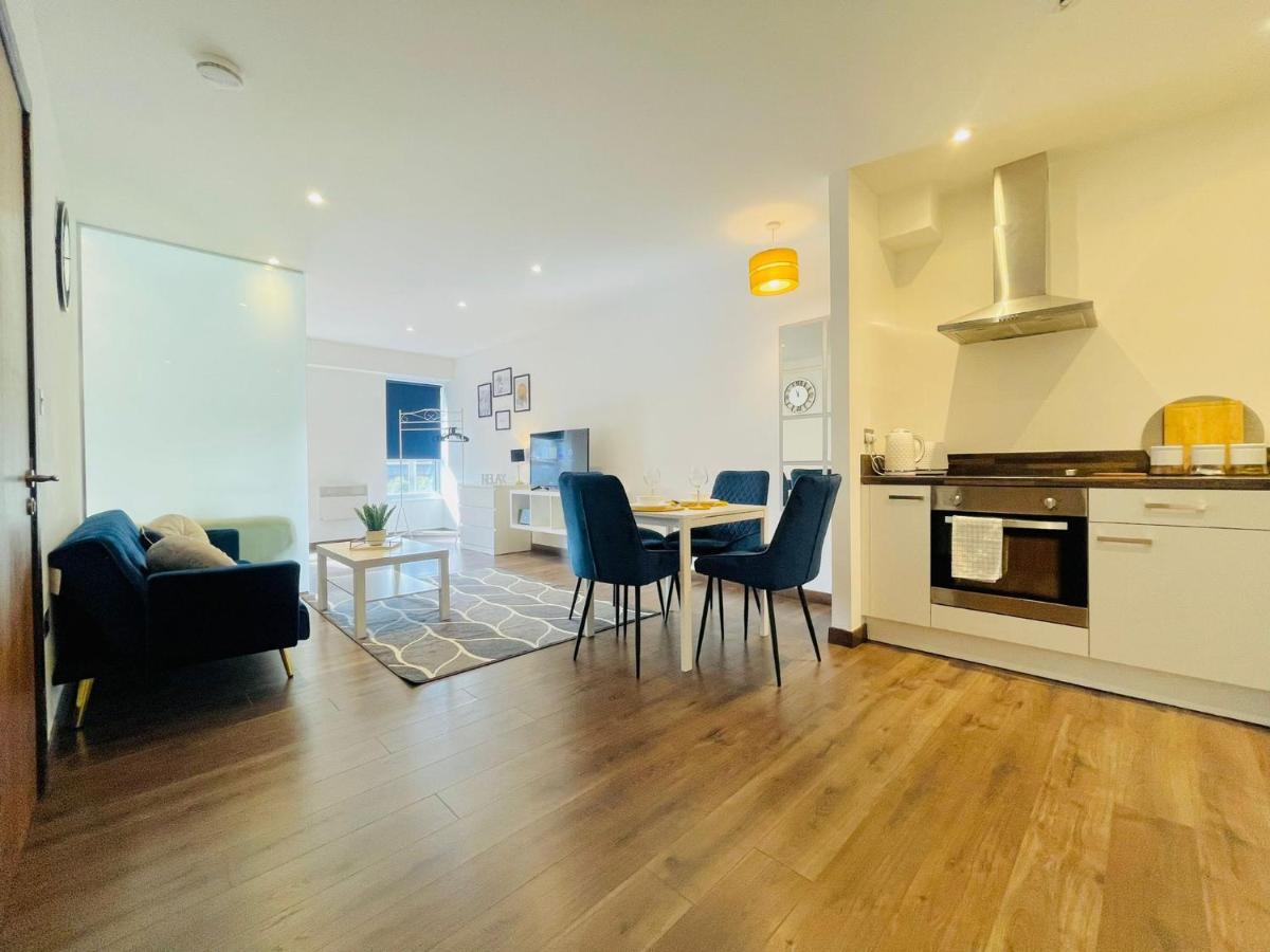Park Street Apartment Luton By Hostaguest Exterior foto
