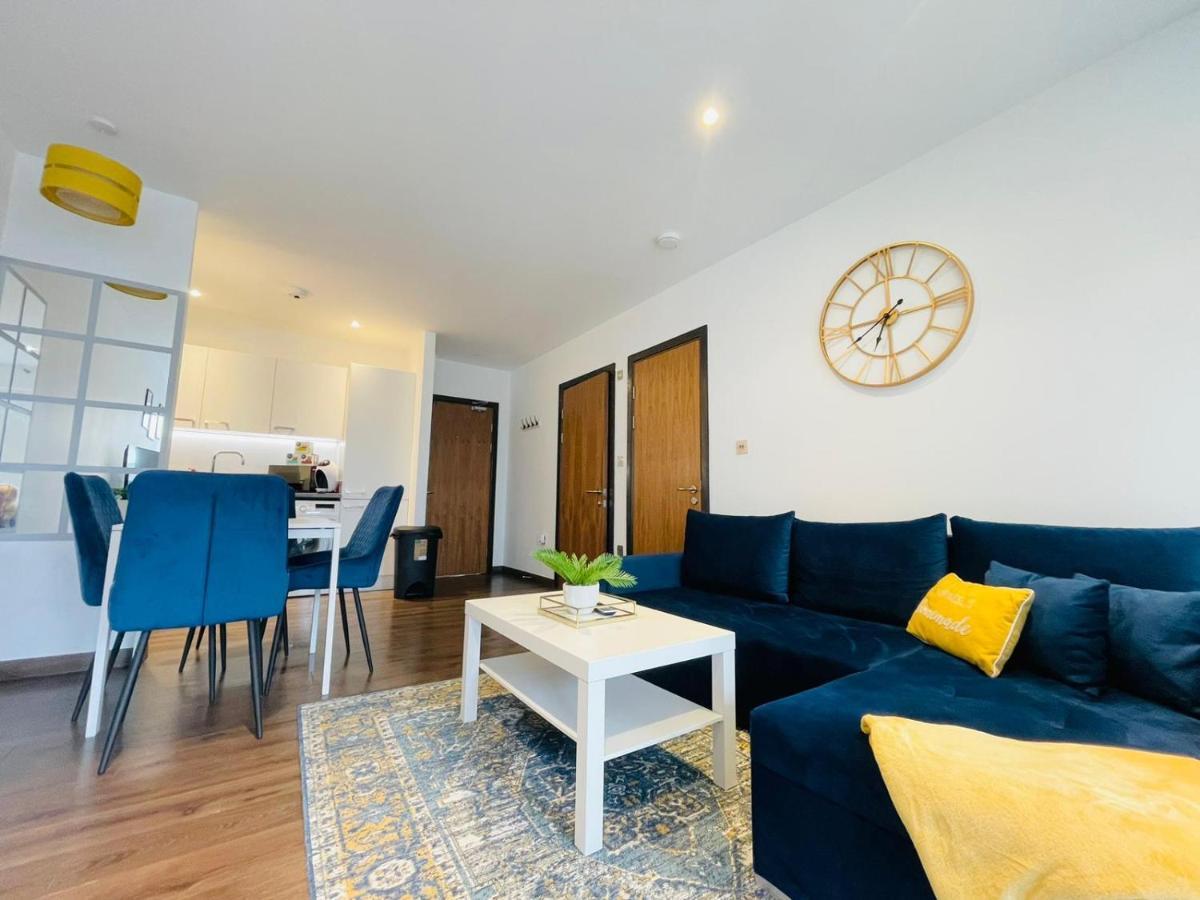 Park Street Apartment Luton By Hostaguest Exterior foto
